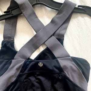 Lululemon Black Tank Top with Built-in Bra Sz S